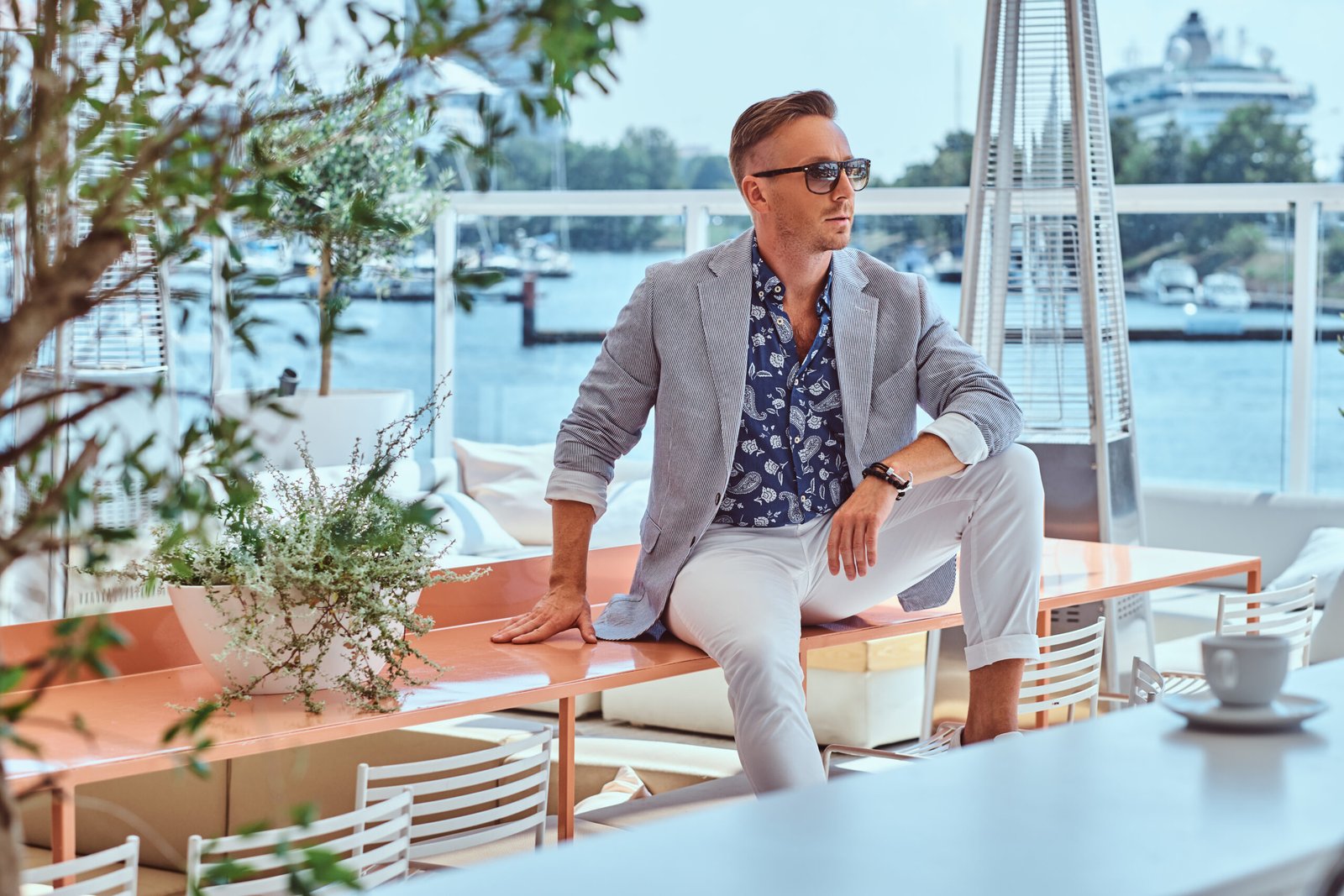 The Ultimate Guide to Yacht Formal Attire: Dress Codes, Etiquette, and Style for a Luxurious Experience