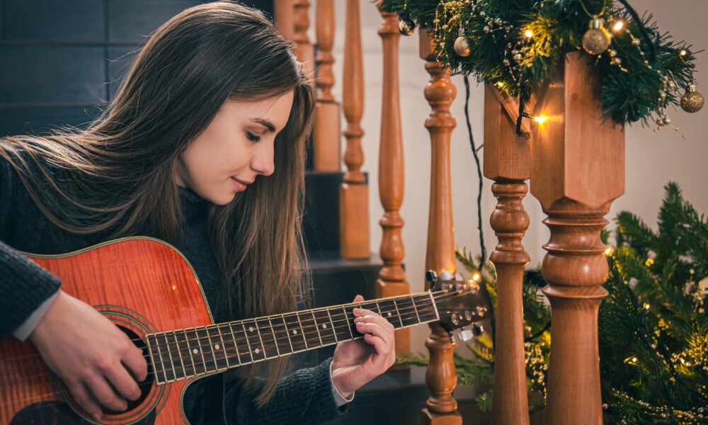 Pele Velentina: The Rising Music Star Forging Her Own Path Beyond Her Famous Parents' Legacy